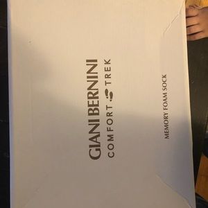 Women’s giani Bernini memory foam clogs shoes